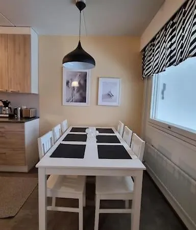 Viihtyisae Saunallinen Kolmio Keskustan Laeheisyydessae 아파트 코콜라