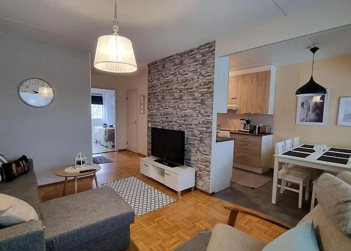 Viihtyisae Saunallinen Kolmio Keskustan Laeheisyydessae Lägenhet Karleby